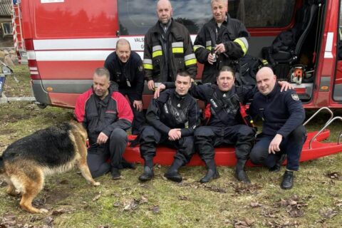 Ant Apšlavo ežero – neįprasta šuns ir šeimininko gelbėjimo misija