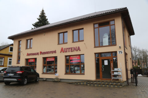 Automobilių detalių parduotuvei AUTENA jau dešimt metų