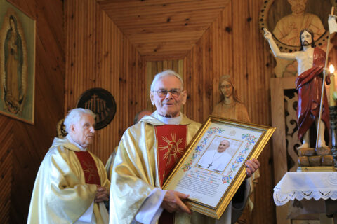 Mirė Dievo tarnystei 64 metus atidavęs garbės kanauninkas Bronius Šlapelis