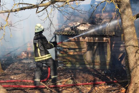 Ugniagesiai įspėja: ugnis dirba be atostogų