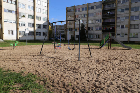 Smėlio mikrorajone atnaujinta vaikų žaidimų aikštelė