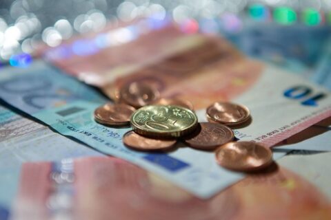 Sausį senjorus pasieks padidėjusios pensijos