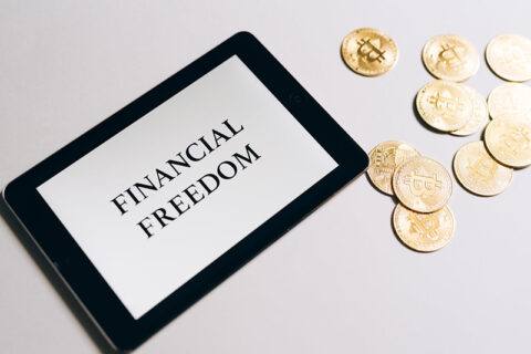 Ar investavimas yra vienintelis gėris pasiekti finansinę laisvę?