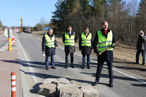 Išaušo istorinė diena – pradėti  „betonkės“ remonto darbai