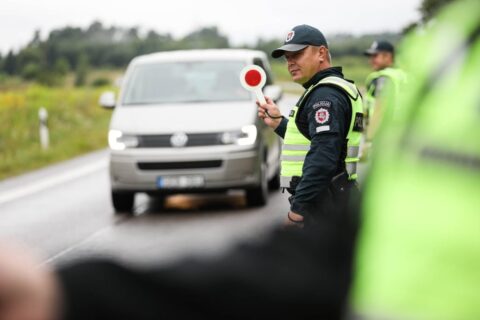Vairuotojai gaus informacinius pranešimus su raginimu pasitikrinti sveikatą