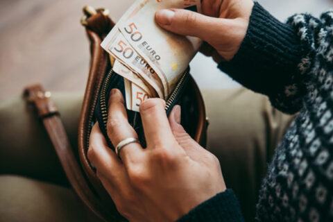 Patvirtinta: minimali alga nuo kitų metų – 1 038 eurai