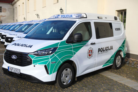 Policijos automobilių parkas vėl pasipildė