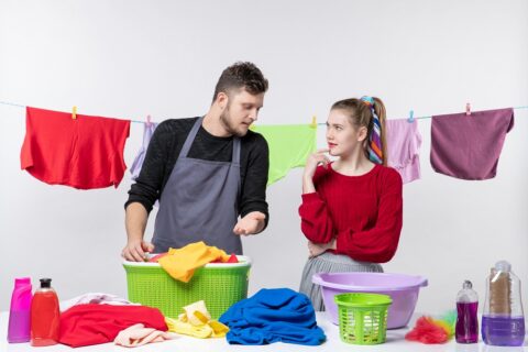 Kaip teisingai naudoti skalbimo priemones – patarimai, kad drabužiai tarnautų ilgiau