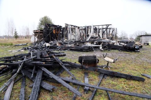 Visagalė ugnis nušlavė per visą gyvenimą sukauptą šeimos turtą