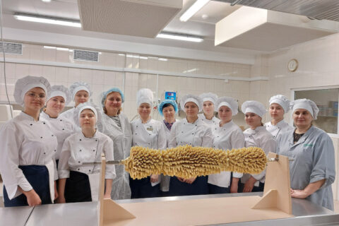 Ukrainietės mokinės Utenoje sėmėsi naudingos patirties