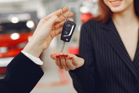 Ką būtina žinoti prieš pasirašant ilgalaikės automobilių nuomos sutartį?