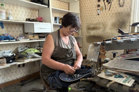 Batsiuvė Birutė Čekelienė: „Dabar geri batai yra laimės dalykas“
