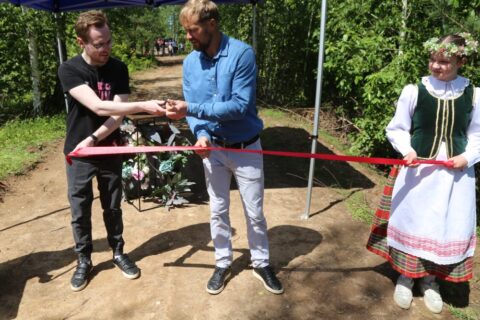 Brangiai statytas sovietinių laikų geležinkelio pylimas virto taku