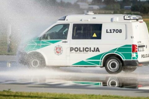 Melioracijos griovyje rastas negyvas automobilio vairuotojas