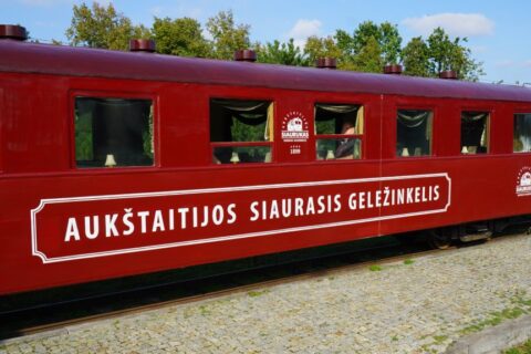 „Aukštaitijos siaurasis geležinkelis“ atnaujina vagonus