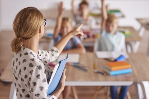 Vyriausybė pritarė siūlymui didinti mokytojų atlyginimus