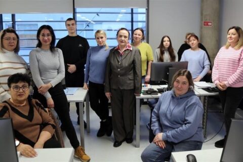 Gyvenimas toli nuo karo niokojamos tėvynės: integracijos patirtys ir namų ilgesys
