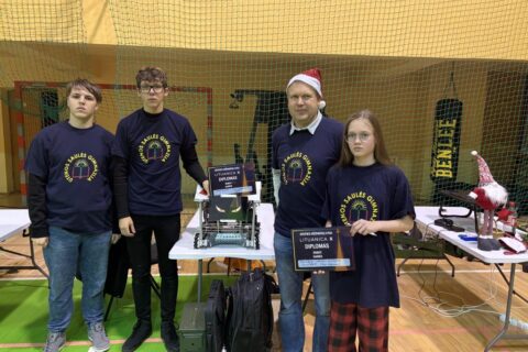 Utenos „Saulės“ gimnazijos komanda kuria robotikos istoriją