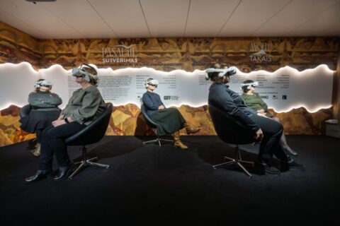 Užburiančios virtualios realybės patirtys „Angelų takais“ ir „Pasaulių sutvėrimas“ – Utenoje