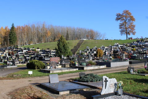 Artėja Vėlinės: kaip joms ruošiasi kapinių lankytojai?